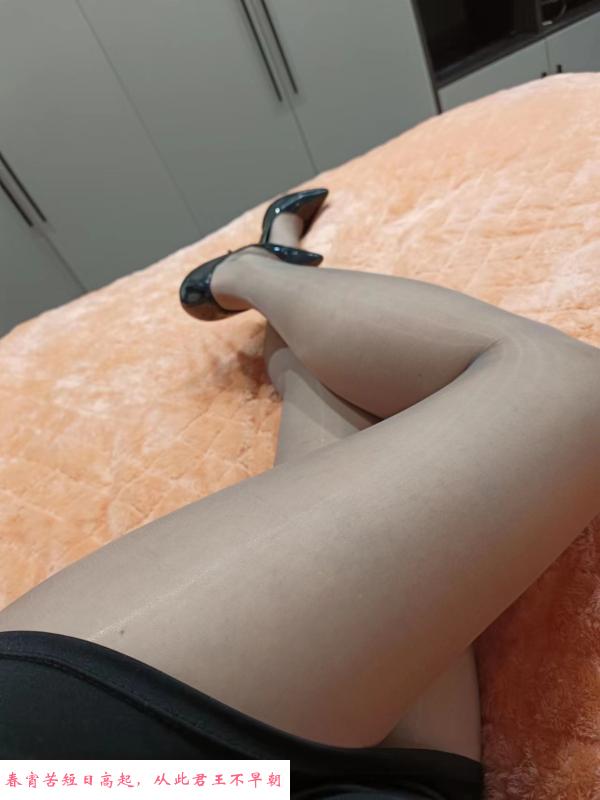 长沙岳麓黑丝美腿 第2张
