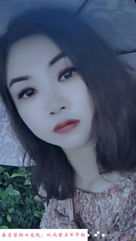 大胸大屁股倒立吹少妇 第3张