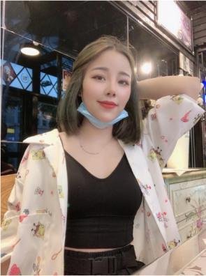 颜值小美女贝儿 第1张