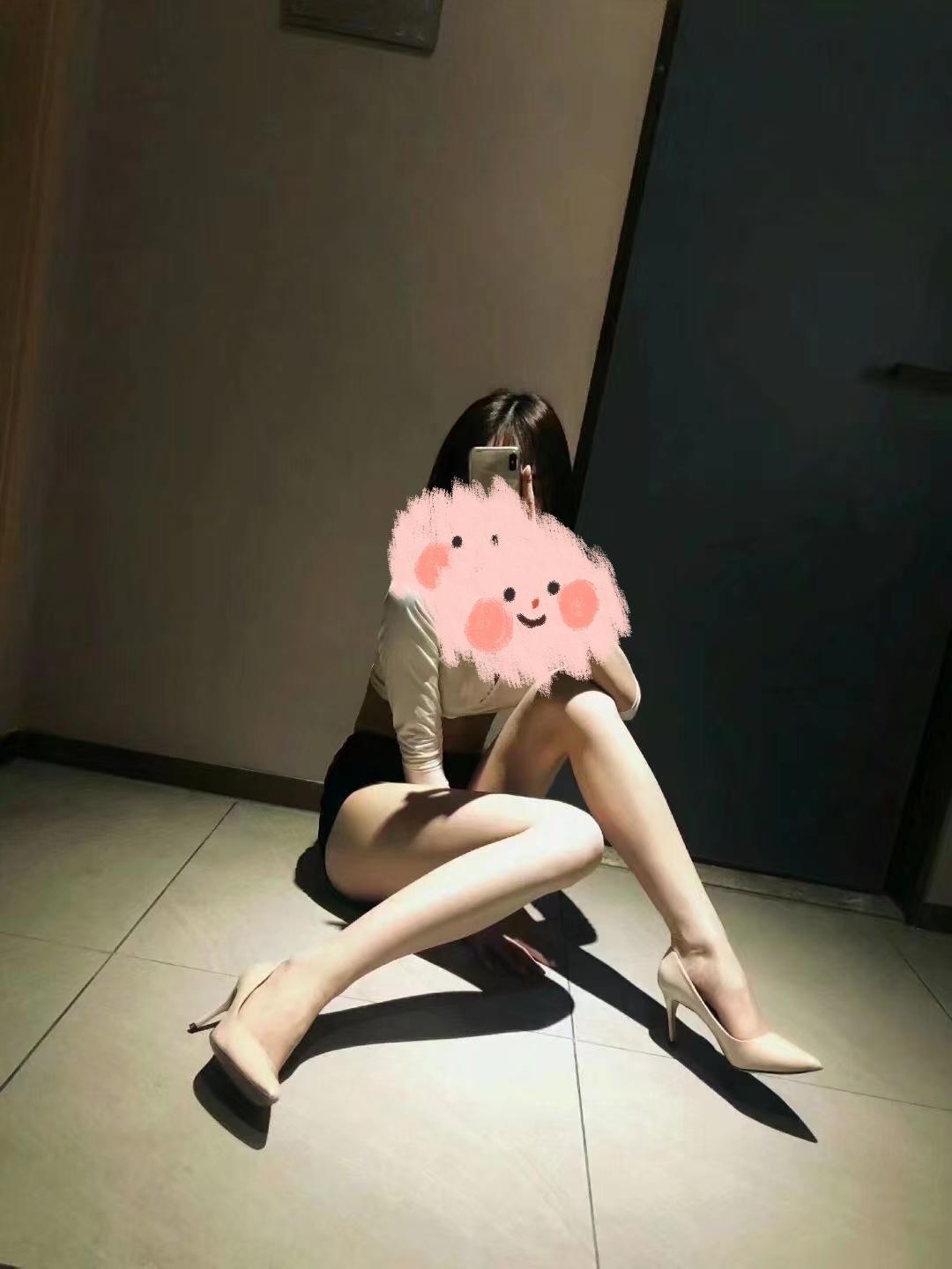 体验翘气质翘臀美女琴儿，皮肤白嫩，后入来劲 第1张