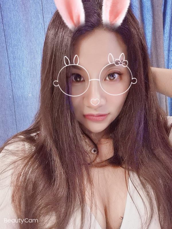大鲍小姐姐 第1张