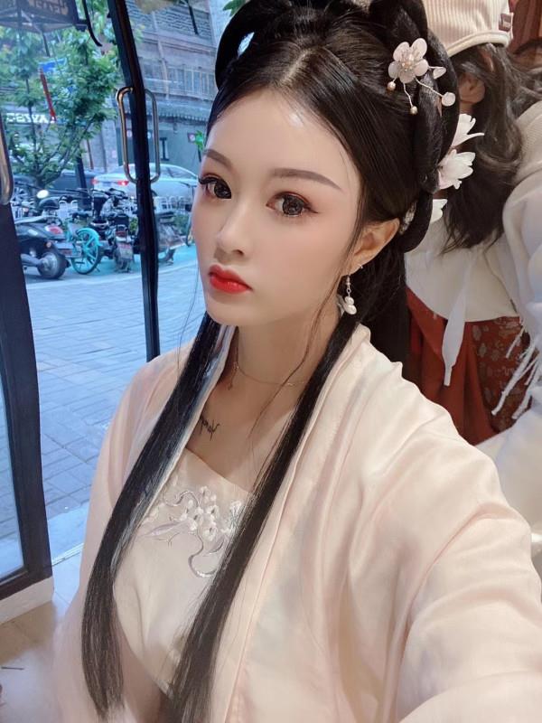新街口古装美女甜甜 第2张
