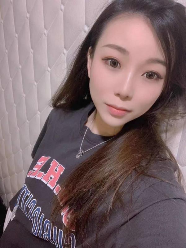 梅花园妹子 第1张