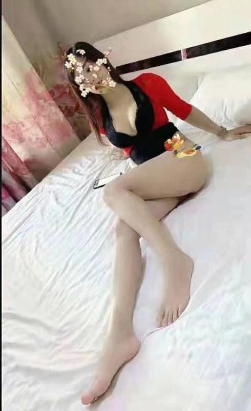 水做的少妇 第3张