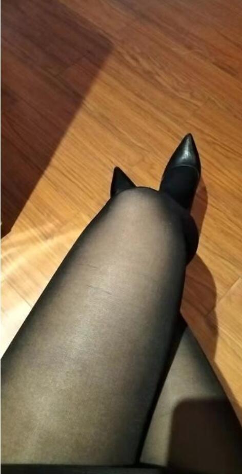 万家丽丝袜少妇 第1张