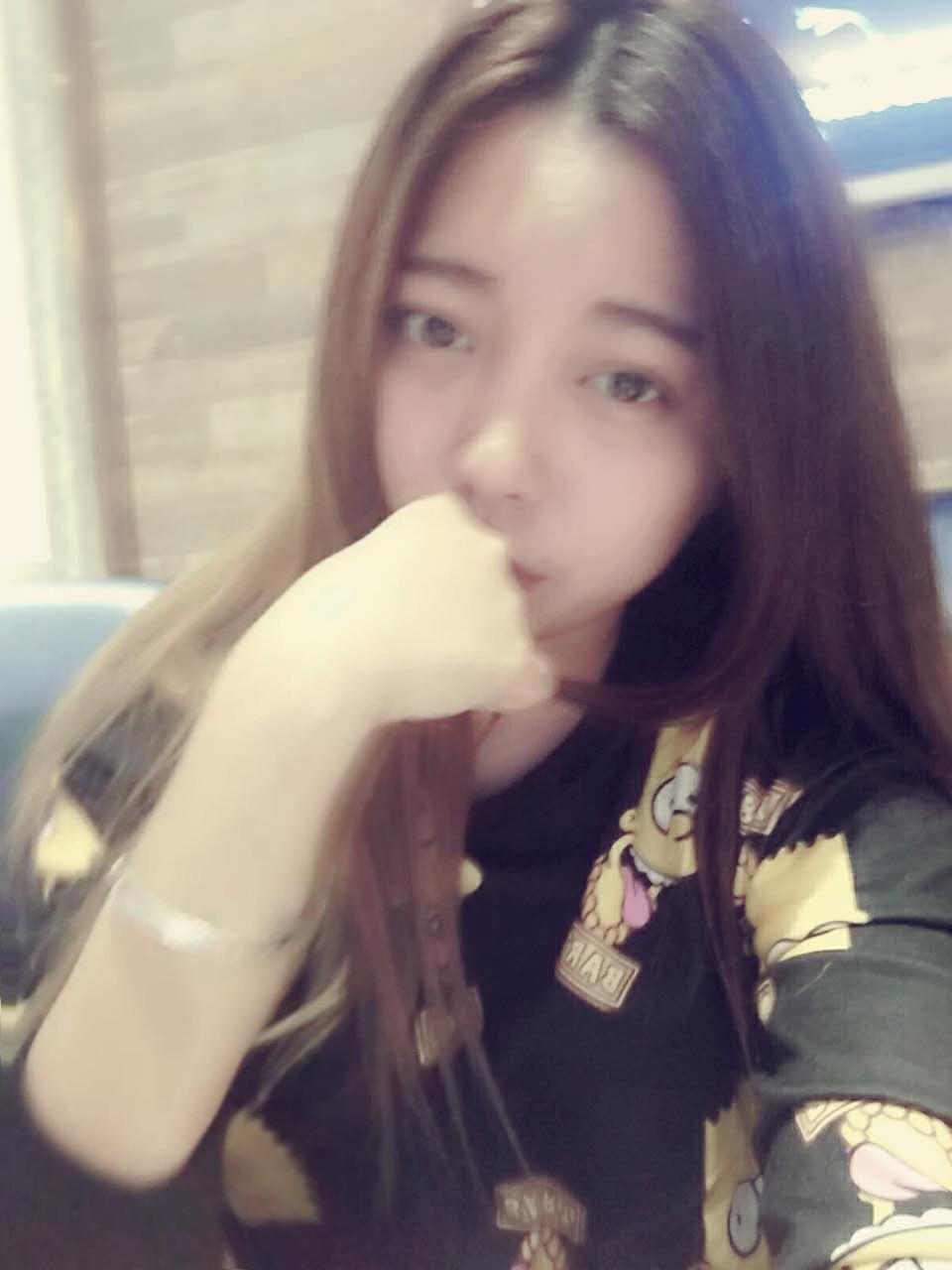 大学90后本地妹 第1张