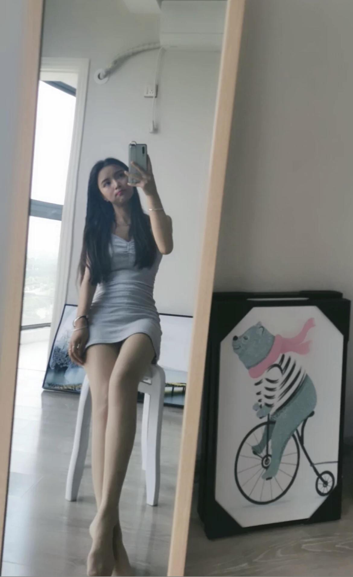 南门妍妍，颜值身材俱佳的兼职 第3张