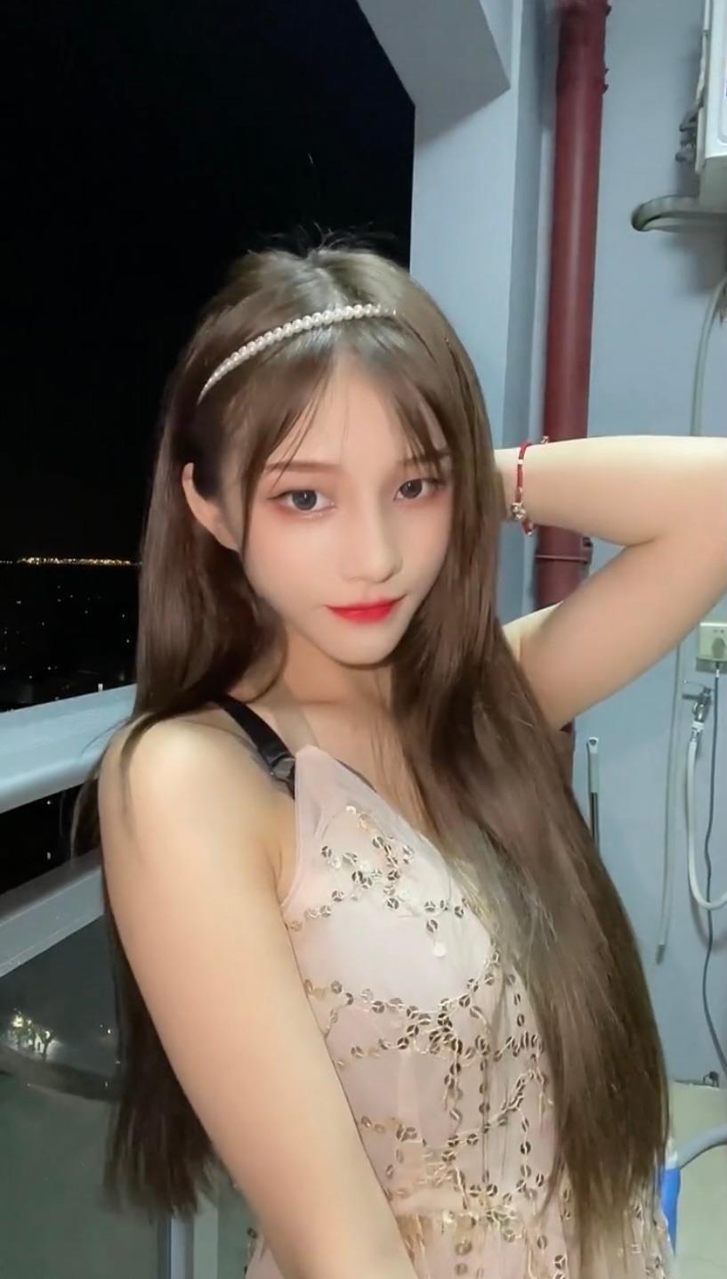 成华区00年小妹 第2张