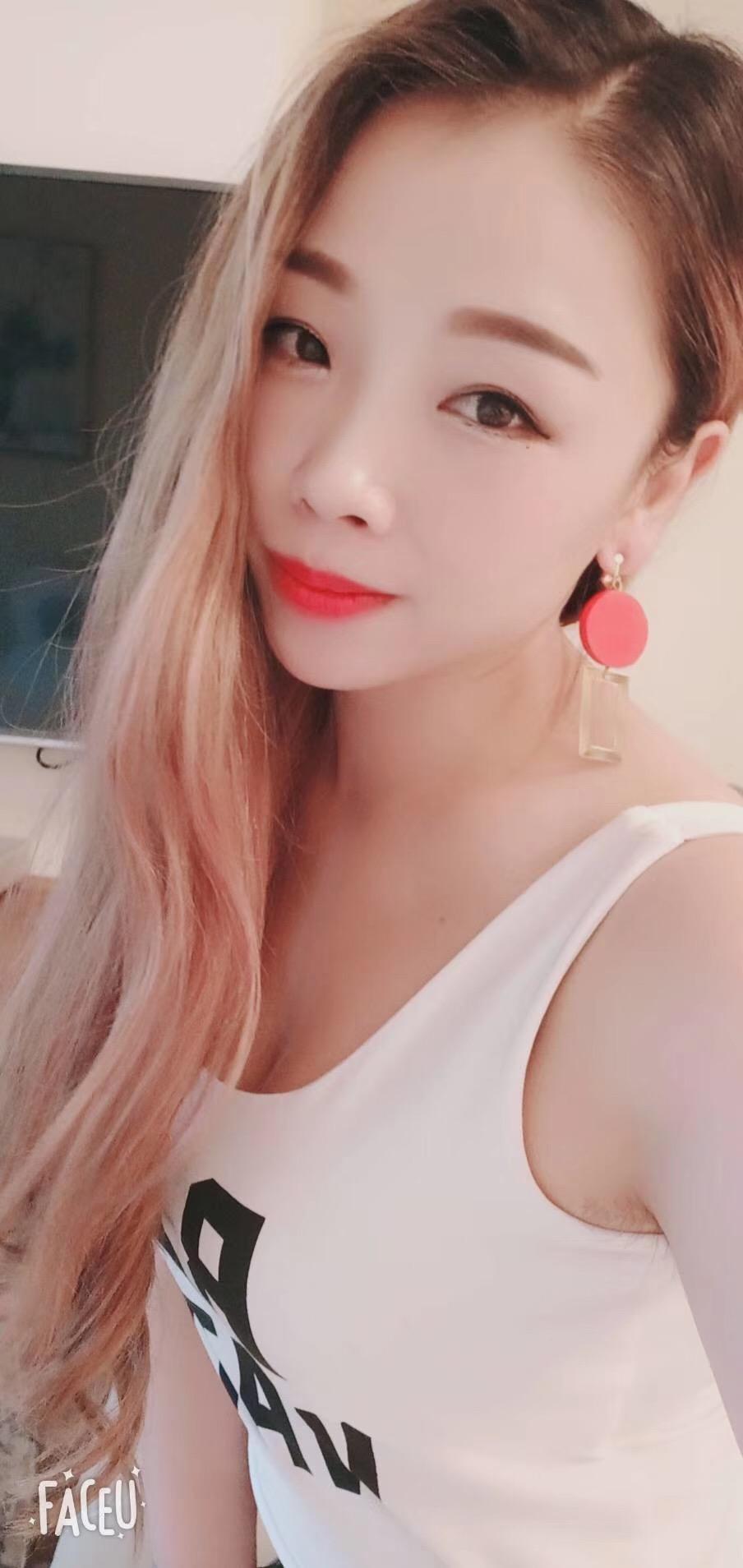 身高超过170CM小妹妹很漂亮，口技惊人可以口爆 第4张
