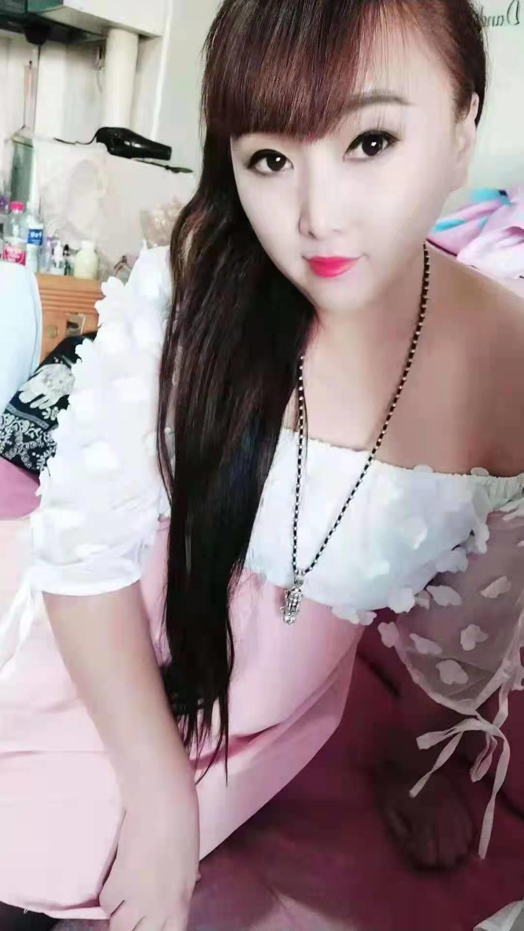 丰台区蒲黄榆年轻又耐干的风情丝袜女,长腿大屁股超有... 第1张
