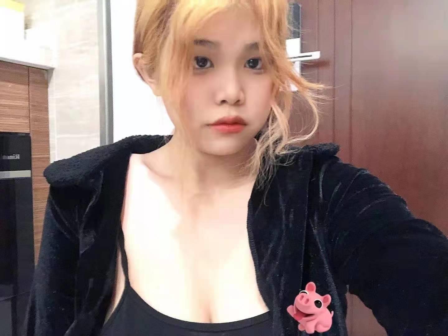 佛山千灯湖超大胸MM 第2张