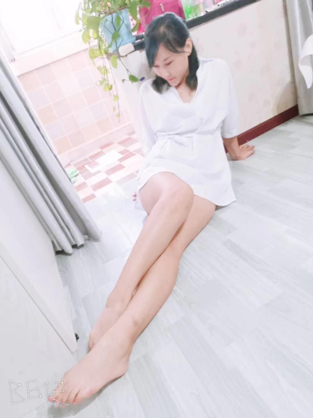 后入长腿骚妞儿，水流一床，高潮不断 第1张
